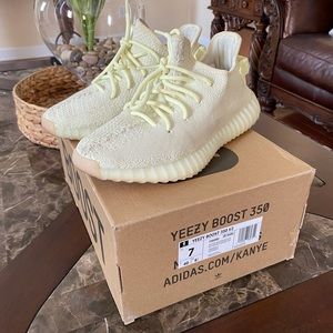 Yeezy Boost 350 V2
